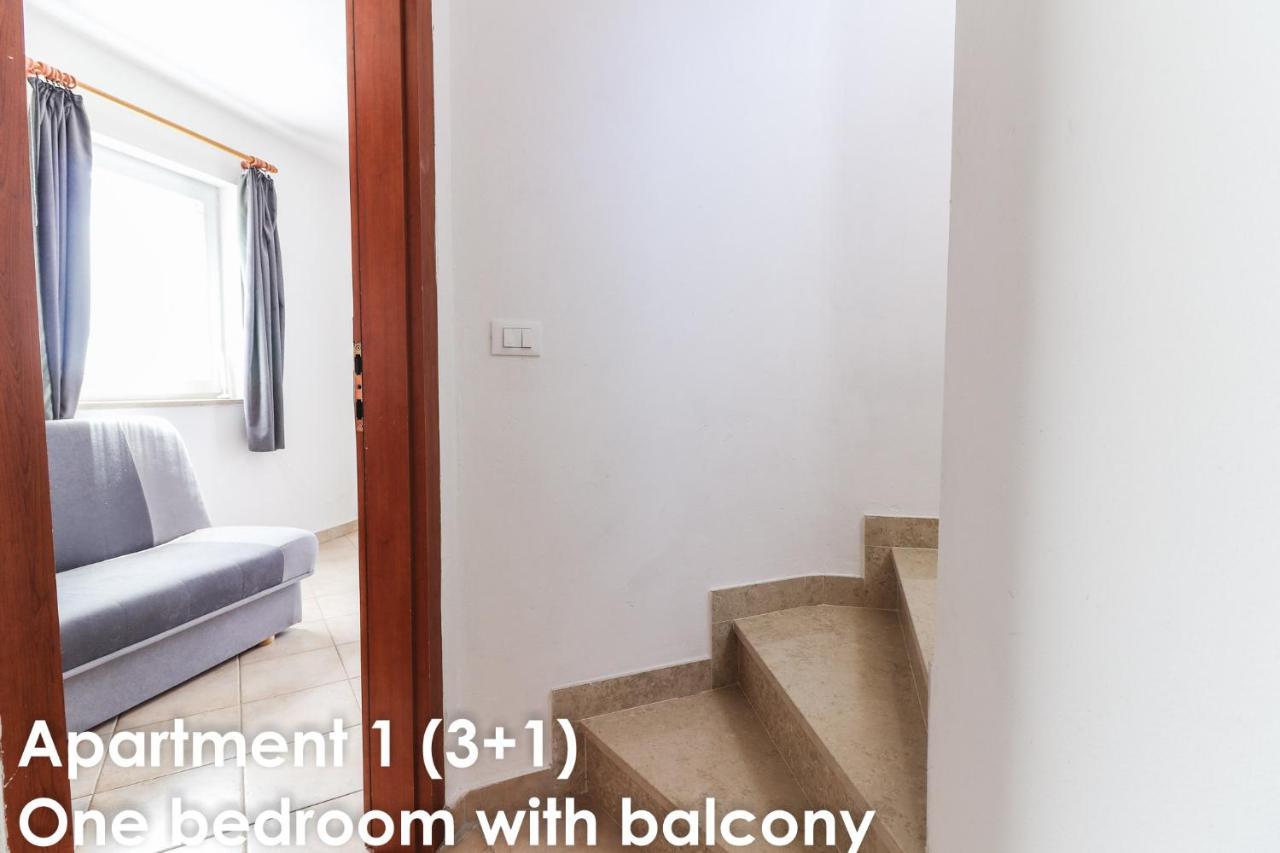 Sunshine Apartments Funtana With Balcony And Sea View Luaran gambar