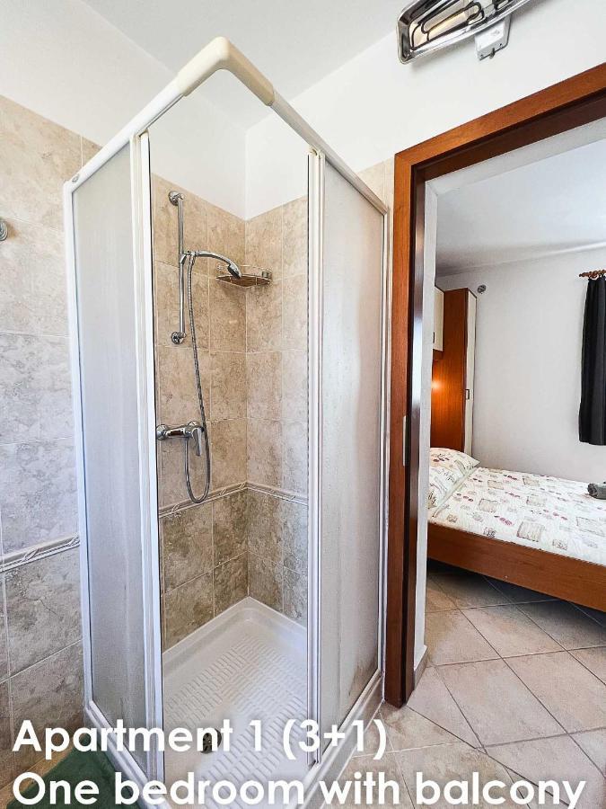 Sunshine Apartments Funtana With Balcony And Sea View Luaran gambar