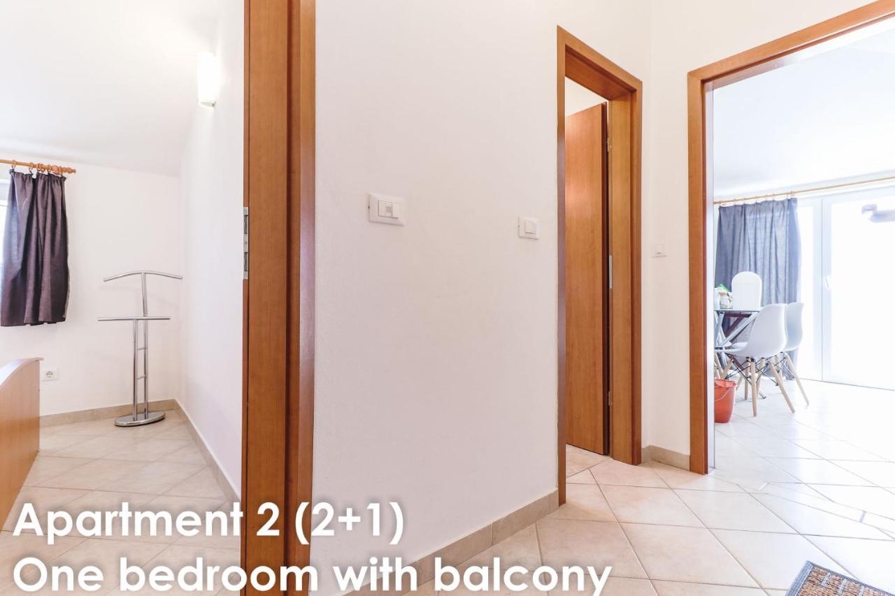 Sunshine Apartments Funtana With Balcony And Sea View Luaran gambar
