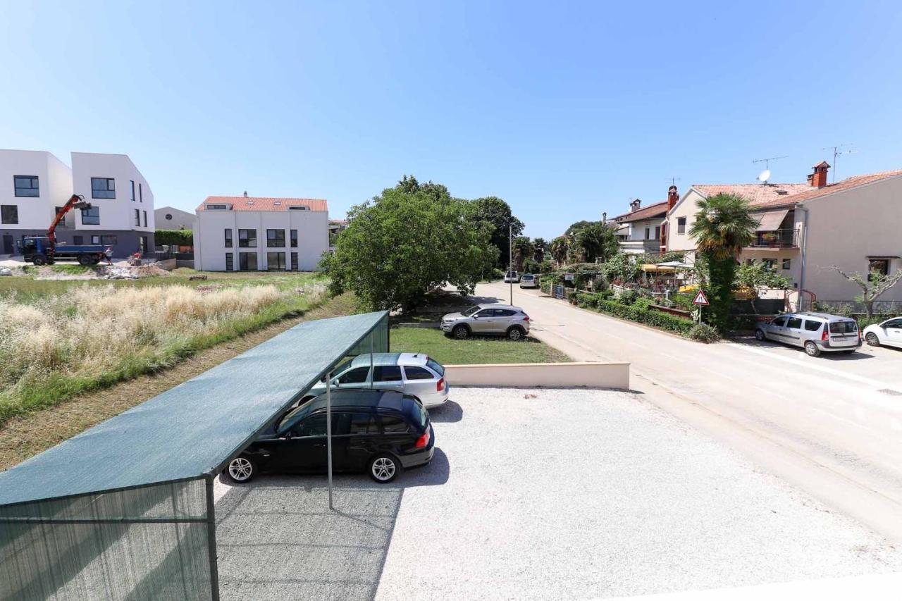 Sunshine Apartments Funtana With Balcony And Sea View Luaran gambar