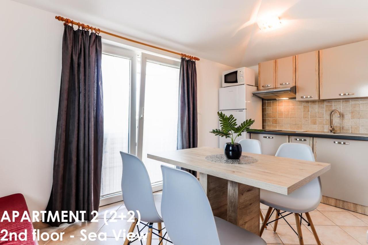 Sunshine Apartments Funtana With Balcony And Sea View Luaran gambar