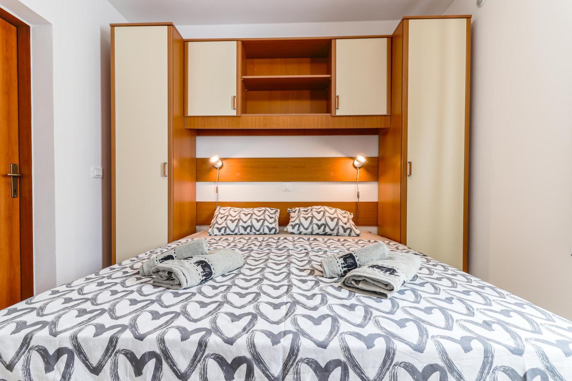Sunshine Apartments Funtana With Balcony And Sea View Luaran gambar