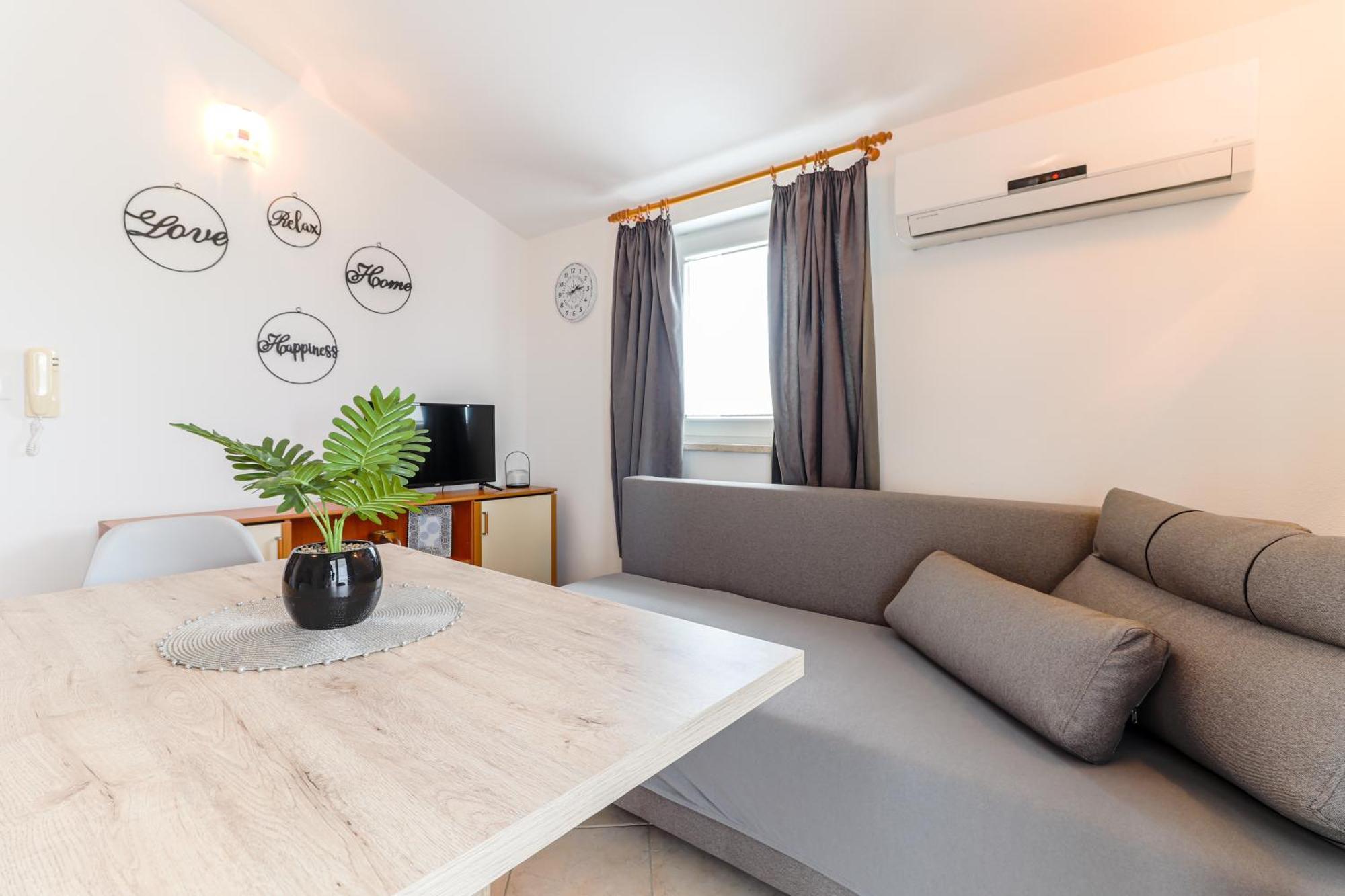 Sunshine Apartments Funtana With Balcony And Sea View Luaran gambar
