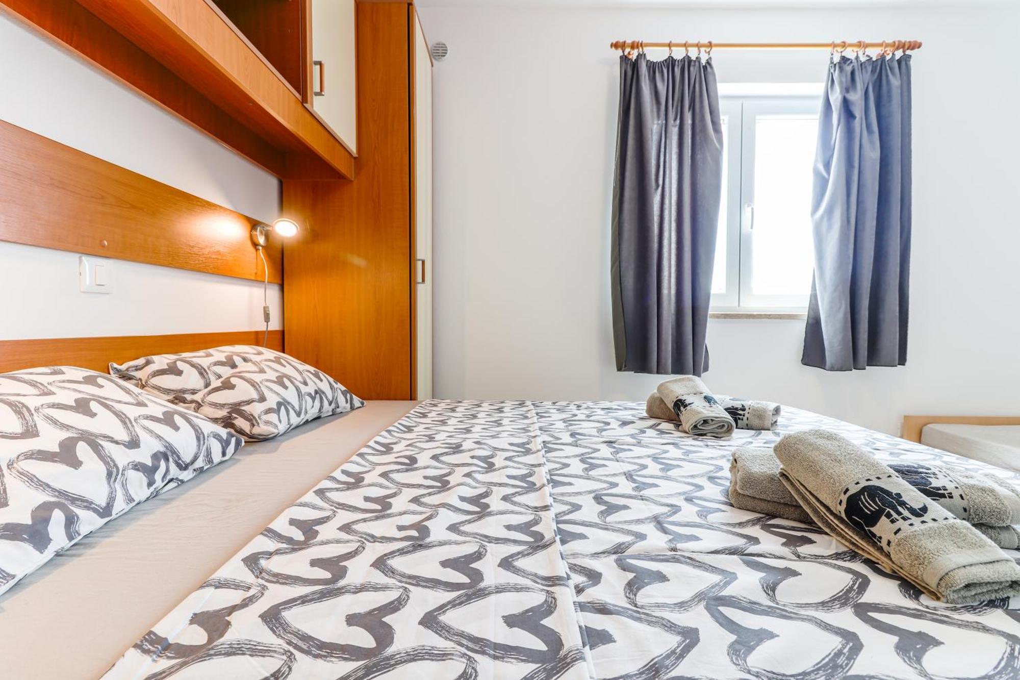 Sunshine Apartments Funtana With Balcony And Sea View Luaran gambar